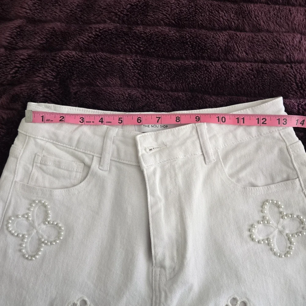 NWT Noli Beaded Jeans, Size 30 - Picture 3 of 7